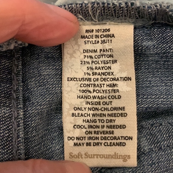 Soft Surroundings jeans with silky beaded floral leg bottoms Sz 6P gorgeous!!! - Picture 7 of 7